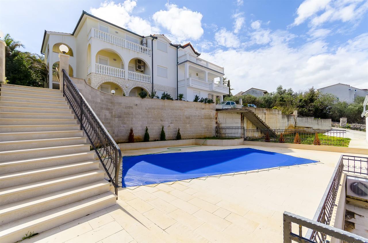 Apartments Krusica โตรกีร์ ภายนอก รูปภาพ